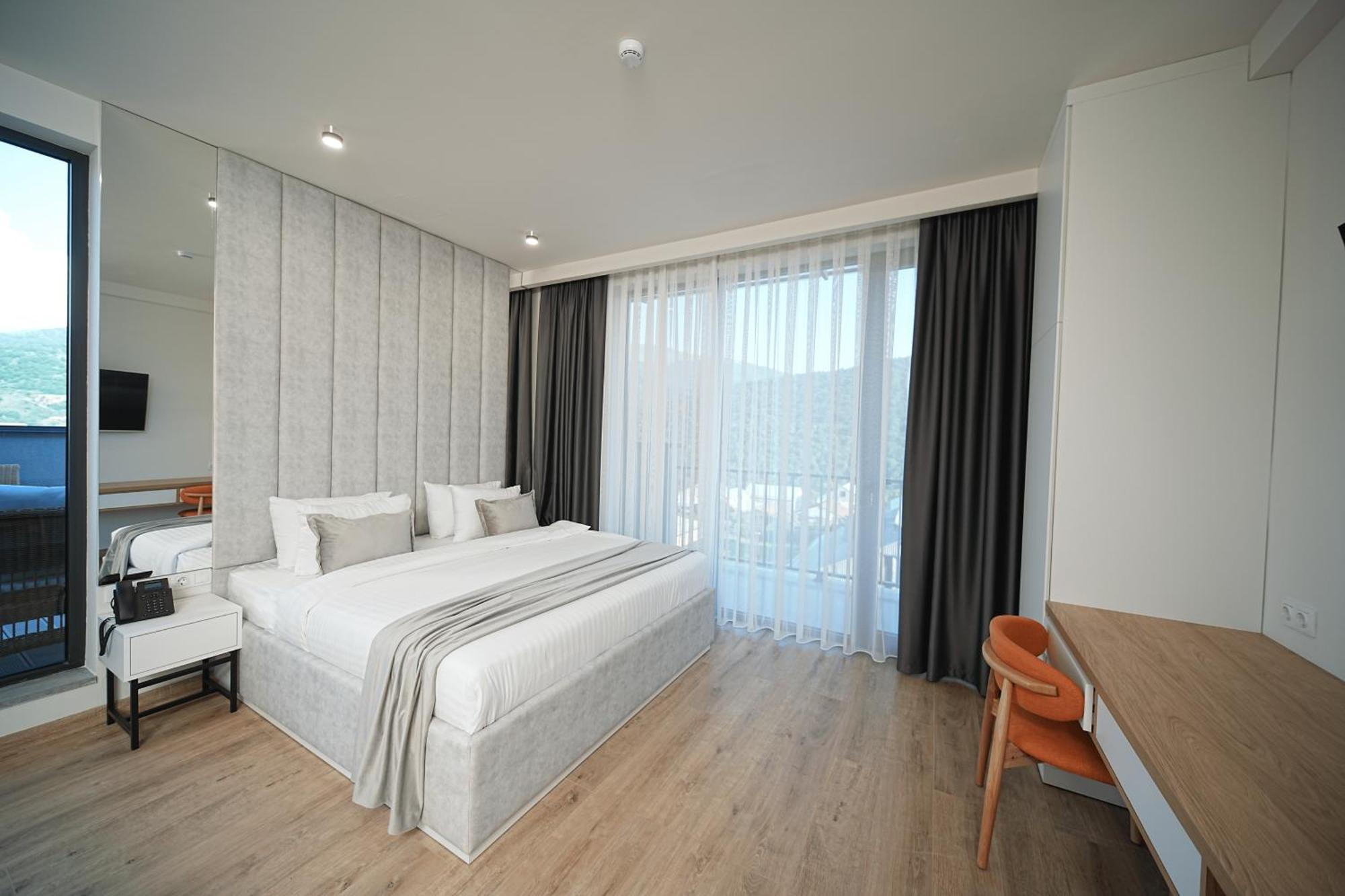 Dili Town Resort And Spa Dilijan Exterior foto